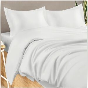 THREADMILL || White Cotton King Duvet Cover.